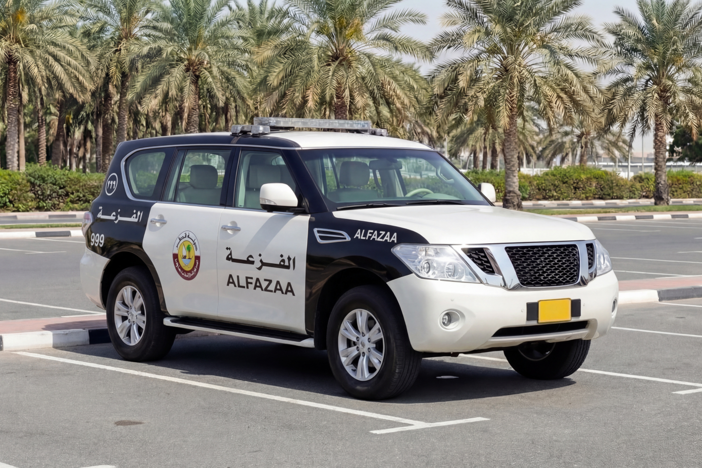 Qatar Police Car_whiteblack.jpg