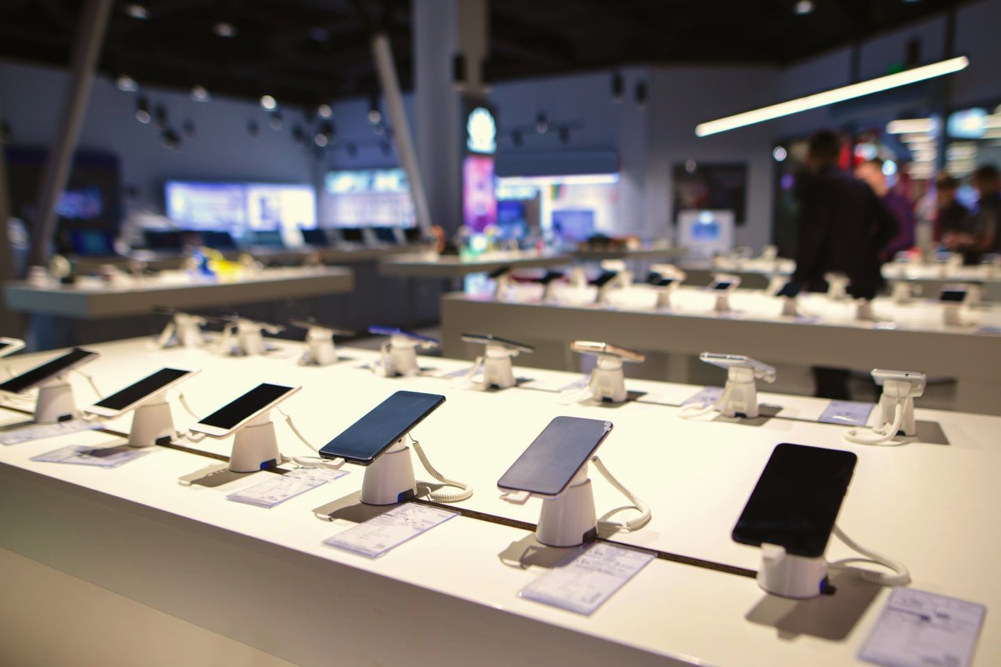 Where to Buy Laptops and Phones_ar 2-min.jpg